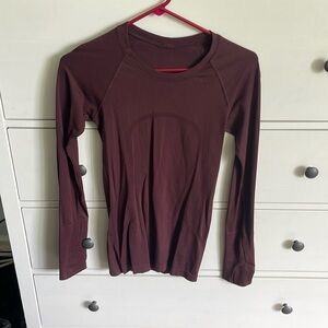Women’s maroon Lululemon long sleeve